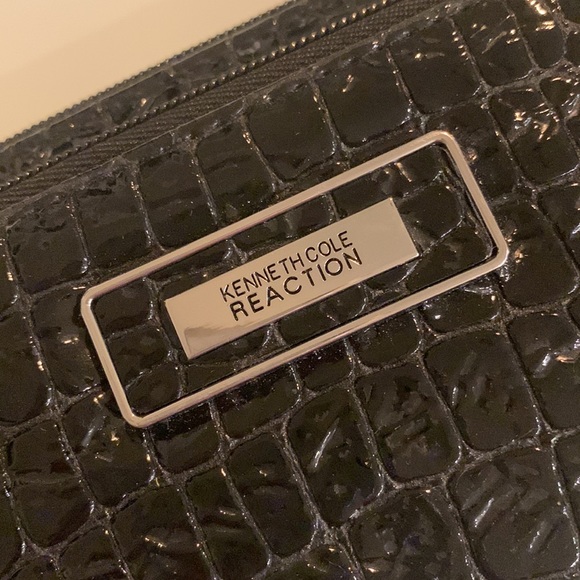 Kenneth Cole Reaction wristlet - Picture 3 of 7